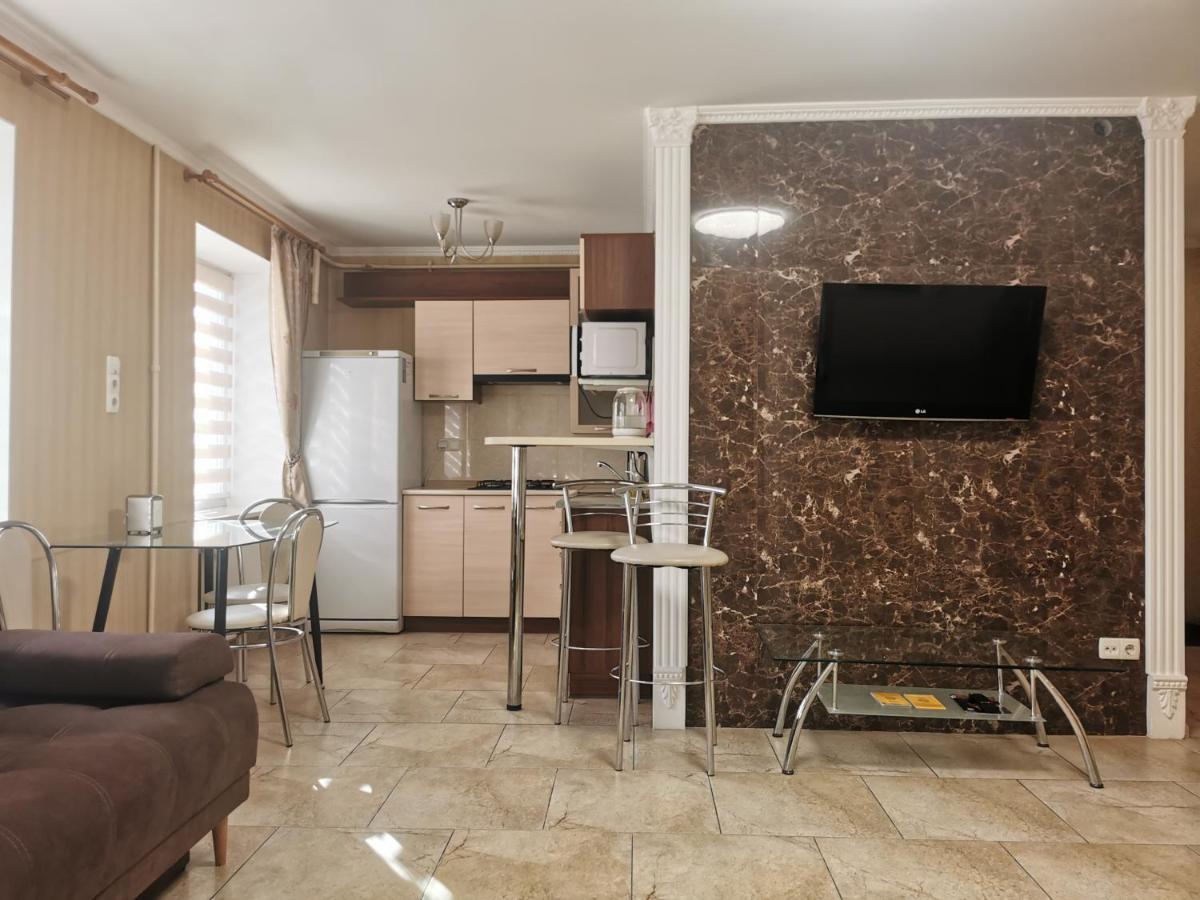Chernigov City Centre Apartments ภายนอก รูปภาพ