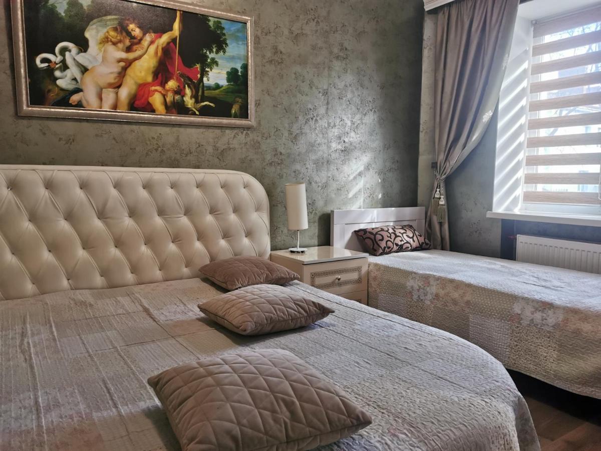 Chernigov City Centre Apartments ภายนอก รูปภาพ