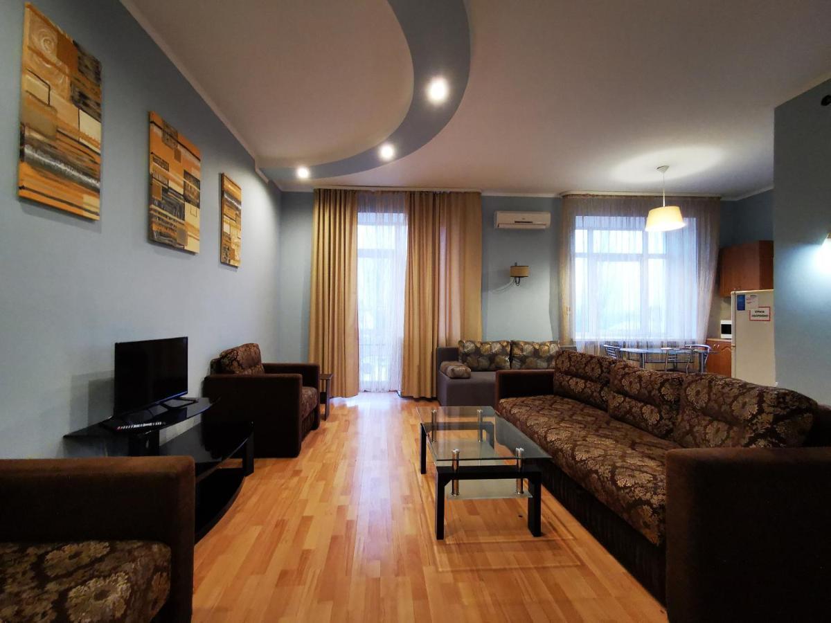 Chernigov City Centre Apartments ภายนอก รูปภาพ